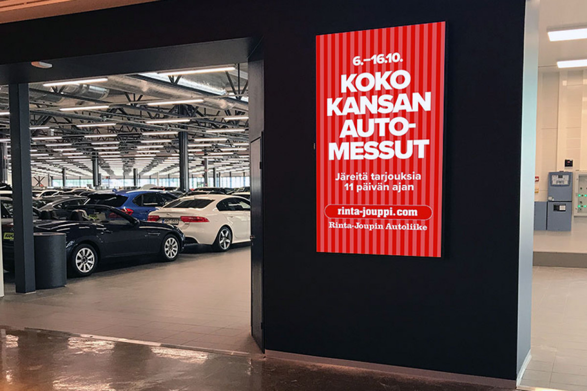 Indoor Wall Mounted LCD Display (86″)